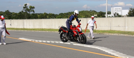 ブロックスネーク（障害屈折狭路走行）