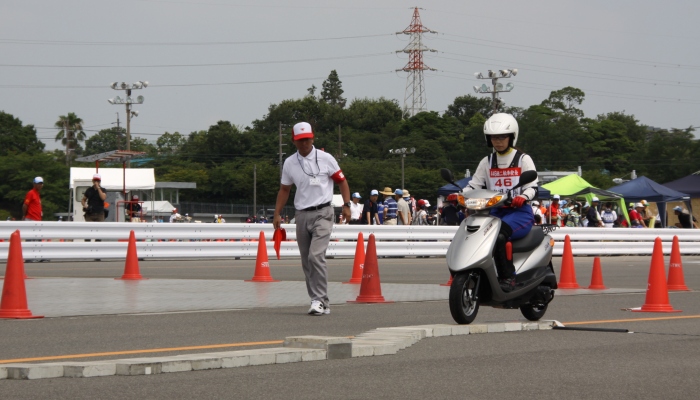 ブロックスネーク（障害屈折狭路走行）