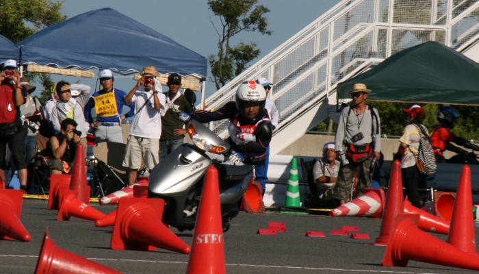 女性クラス走行