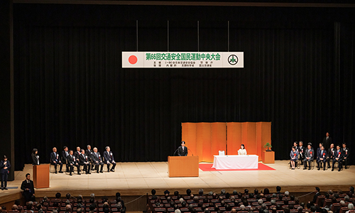 おことばを述べられる秋篠宮皇嗣殿下